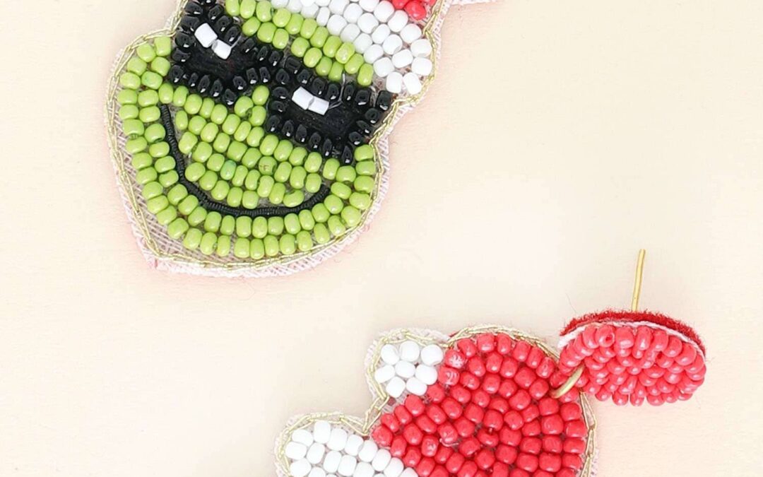 SANTA HAT CHRISTMAS GRINCH BEADED EARRINGS ZE12921
