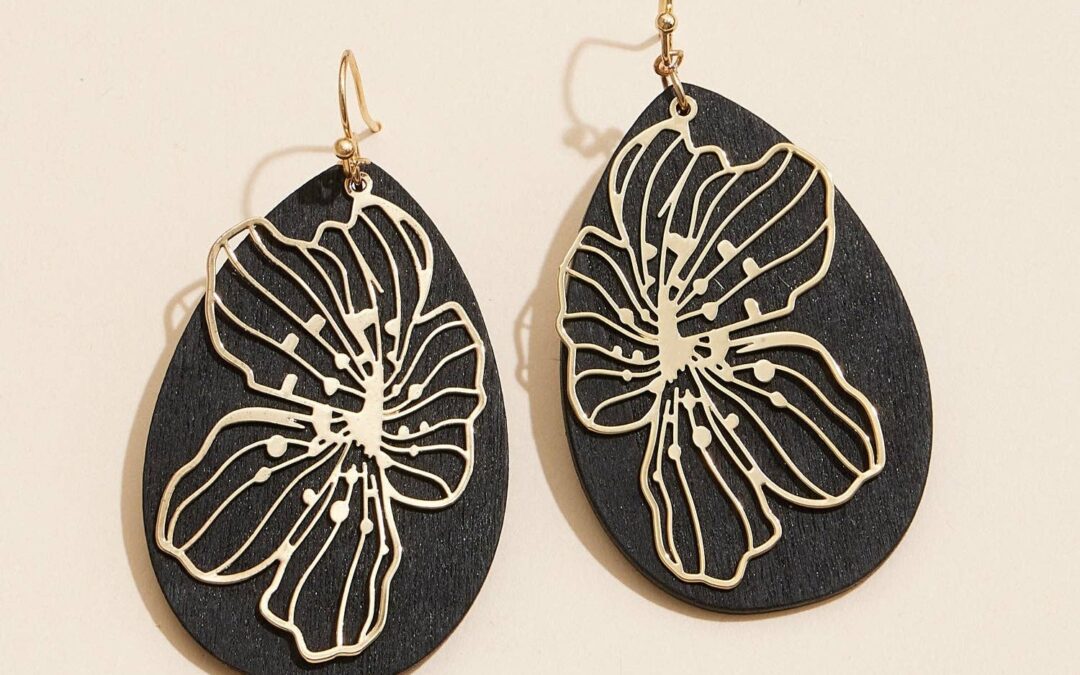Wood and Metal Floral Shaped Filigree Dangling Earrings